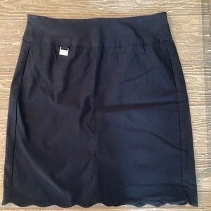 Scallop Hem Slim Stretch Black Skirt, size 6